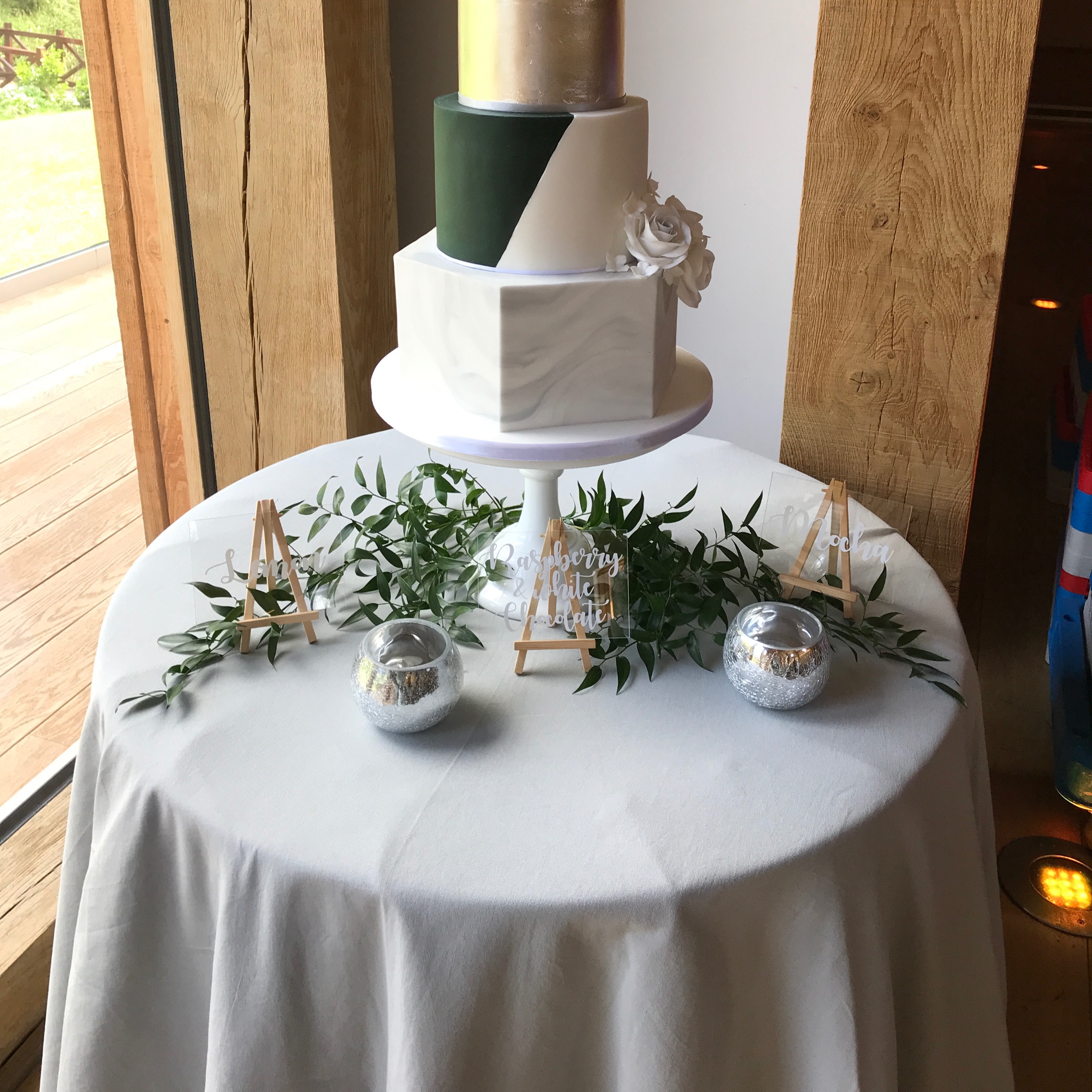 GREY ROUND CAKE TABLE CLOTH