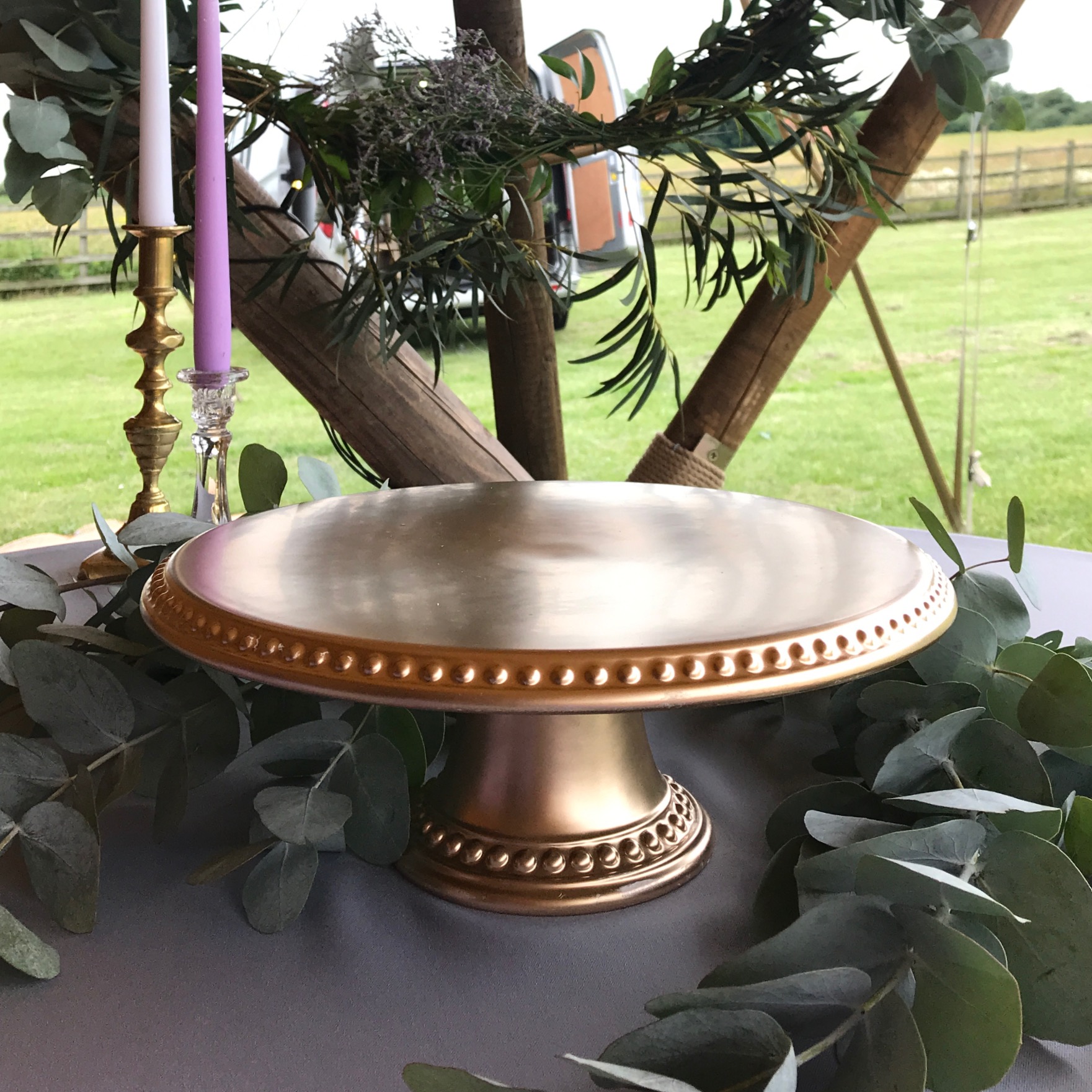 LARGE GOLD CAKE STAND