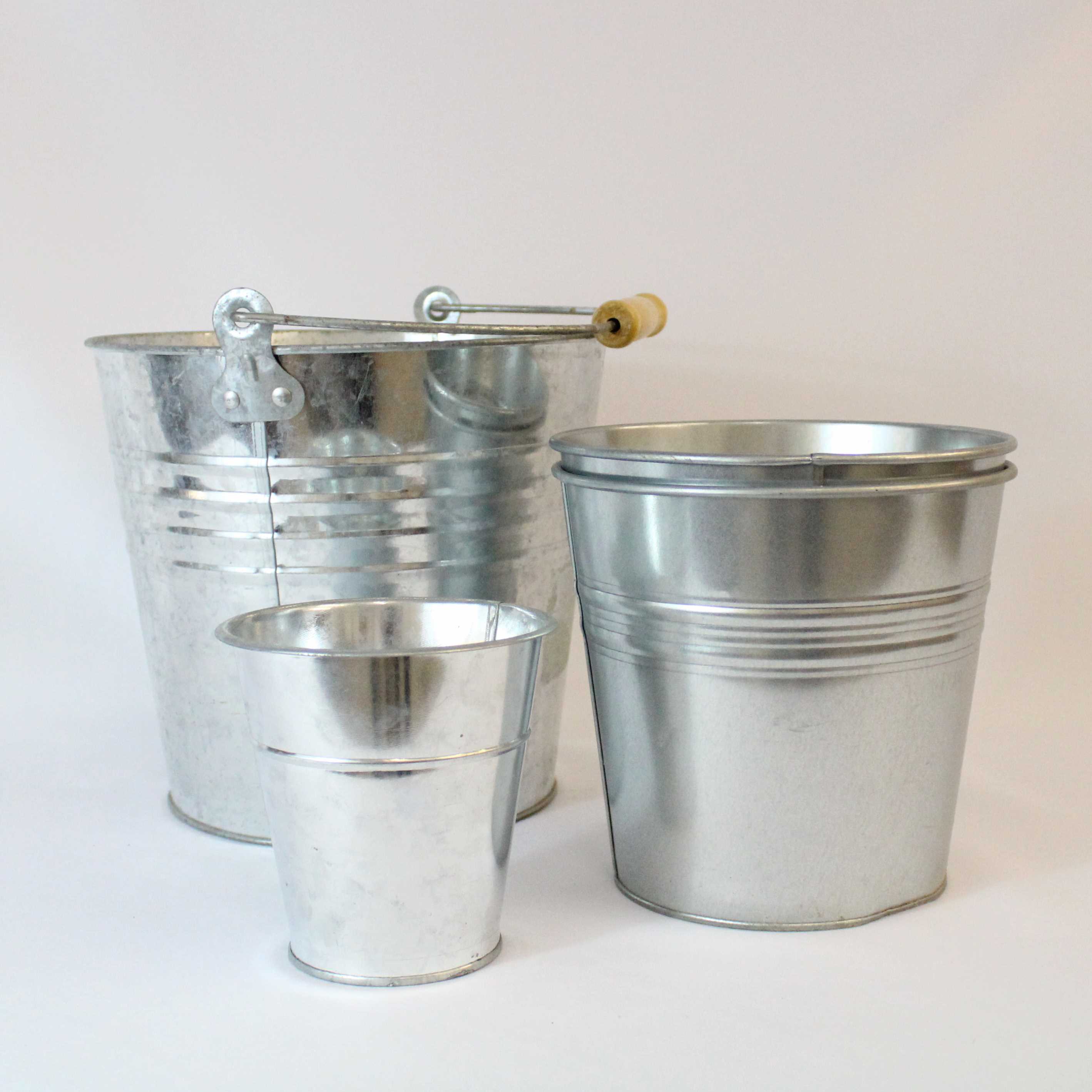 GALVANISED BUCKETS