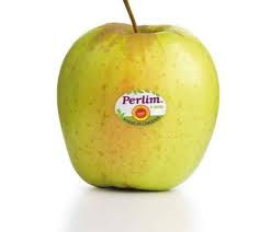 pomme golden du limousin avec une étiquette aop