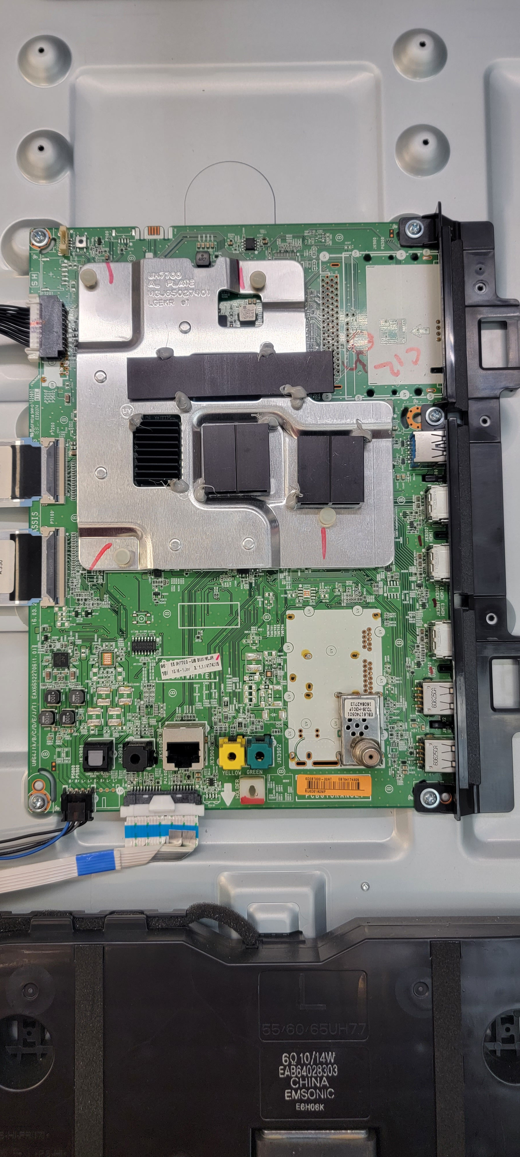 EBT64174305 55UH7700 Main board and tcon