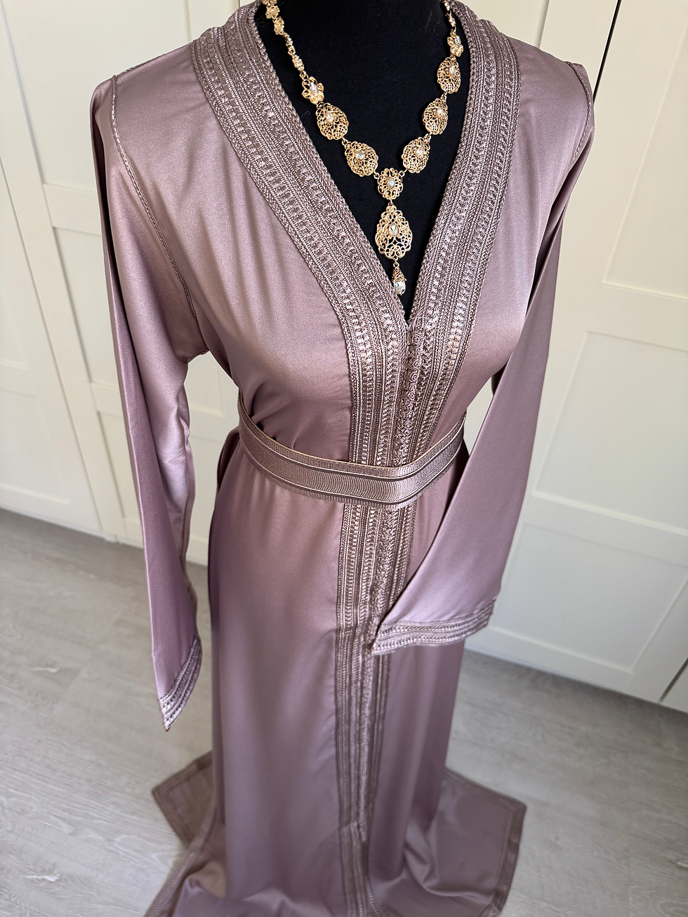 Miniaturbild: Caftan Nihal malvagrau