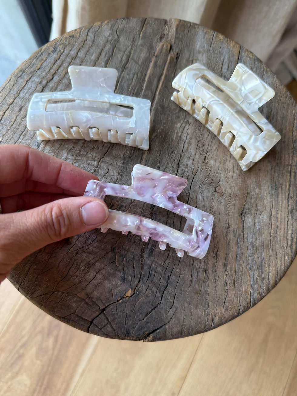 Thumbnail: Hair clip cream cloud