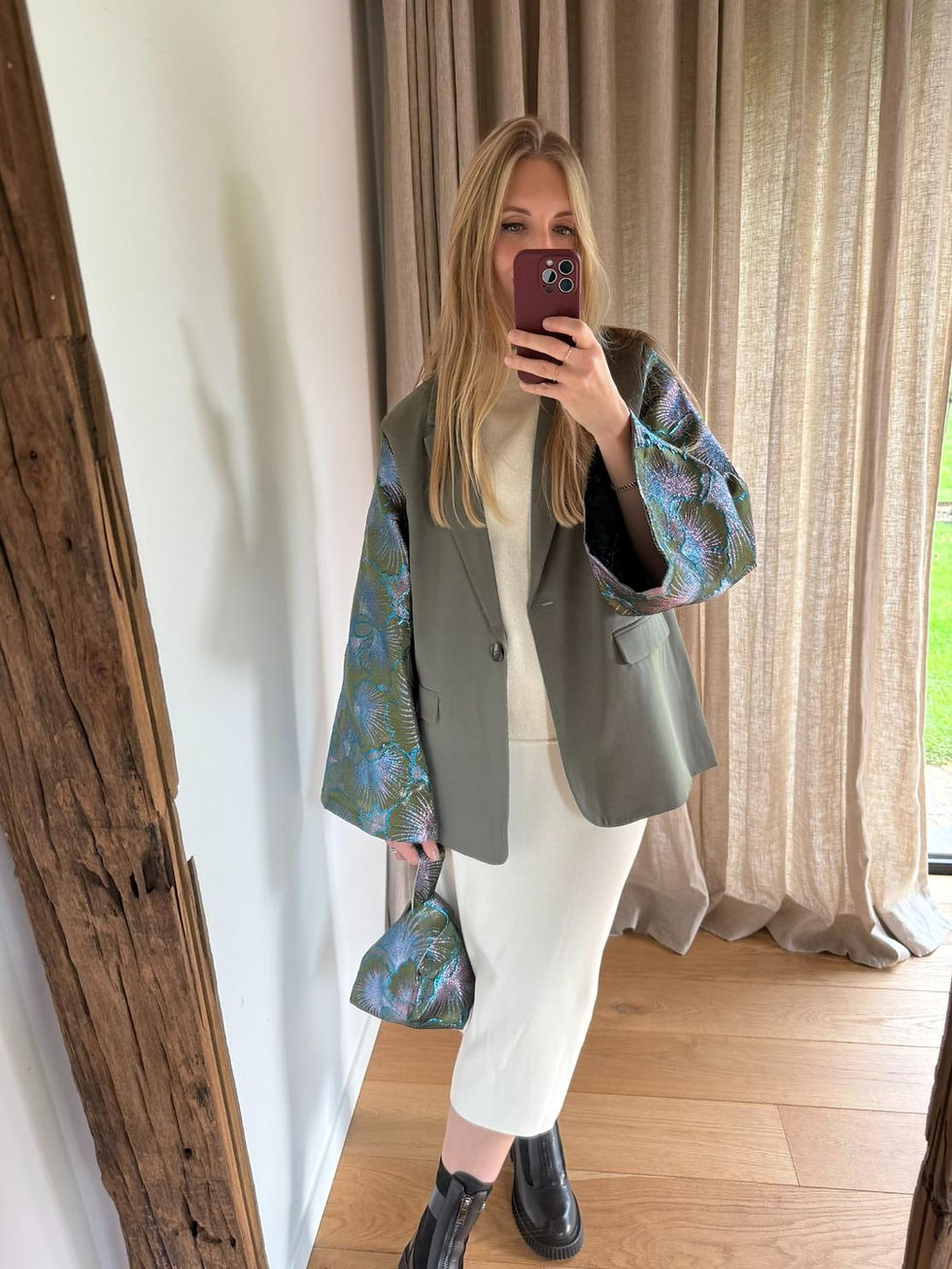 Thumbnail: Matching knot bag