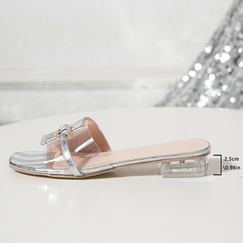 Thumbnail: Female shoe with low heel 