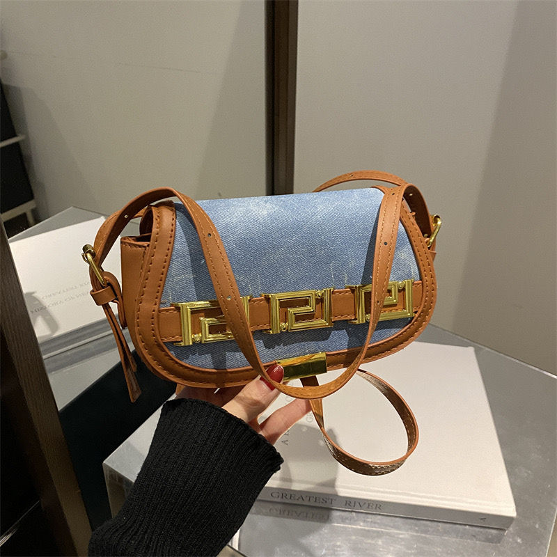 Thumbnail: Niche texture saddle bag women's bag 