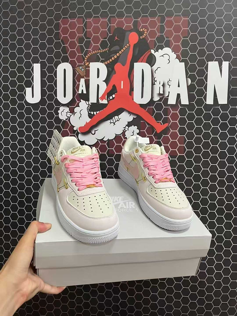 Thumbnail: High quality Nike sneakers 