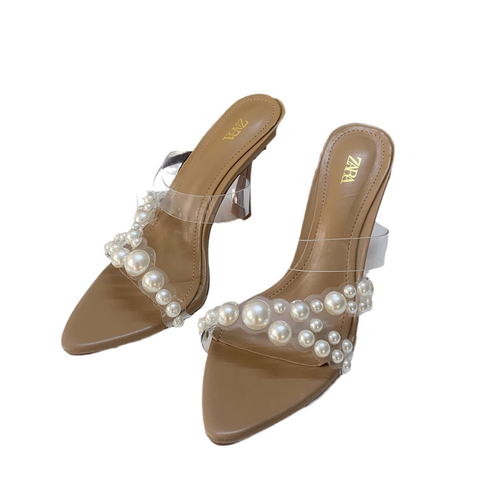 Thumbnail: Zara heels with box