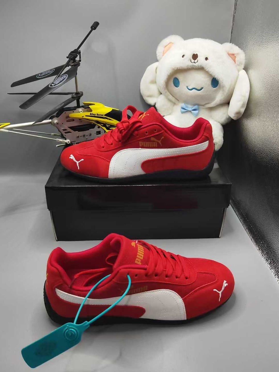 Thumbnail: High quality men and woman sneaker 