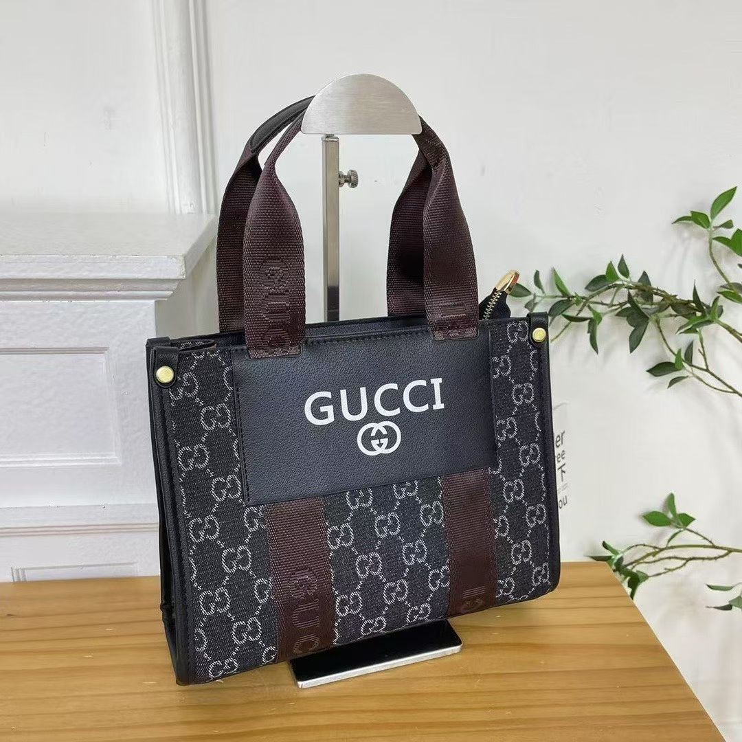 very high quality GUCCI  bag fully boxed