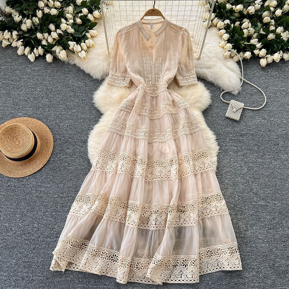 Thumbnail: Puffy hand ladies lace gown 