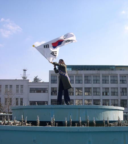 Migrant worker's election campaign, video, Kyongju Park. 2005