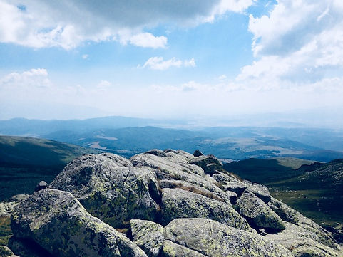 Panoramblick über das Gebirge in Bulgarien
