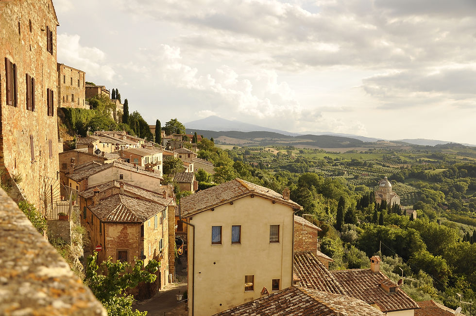 Scenic Tuscan hilltop village, Tuscany, Italy