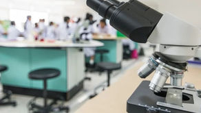 استبعاد الطلاب العرب من منح الجدارة في مواد العلوم والتكنولوجيا والهندسة والرياضيات (STEM)