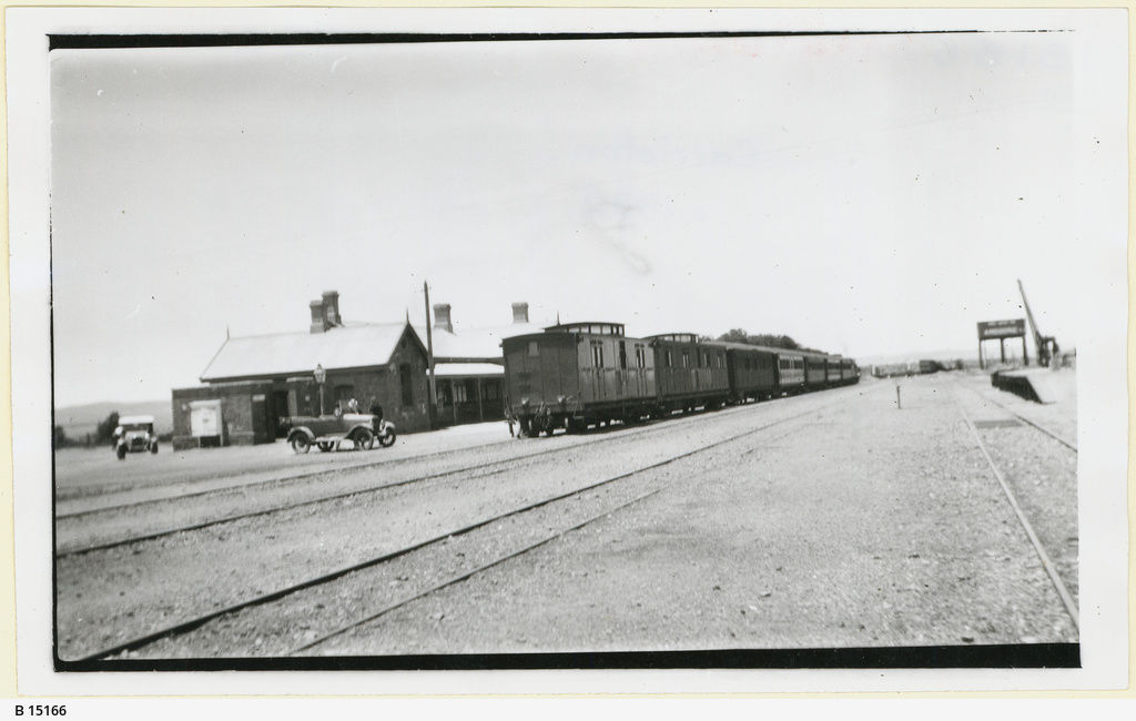 Carrieton Railway Station - 1922 - Goods and Passengers Train