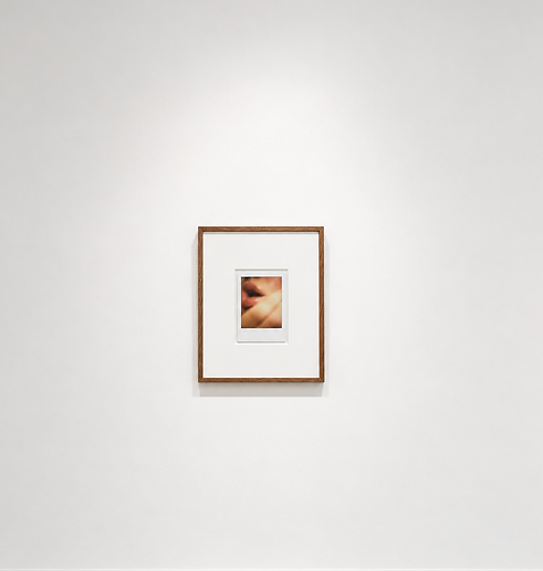 Minimal Gallery with Framed Photograph.png