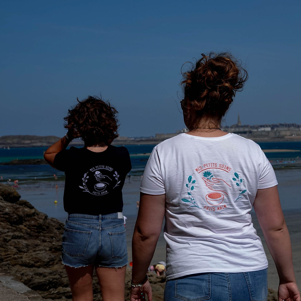 Miniature : Tee-shirt blanc brodé en couleur