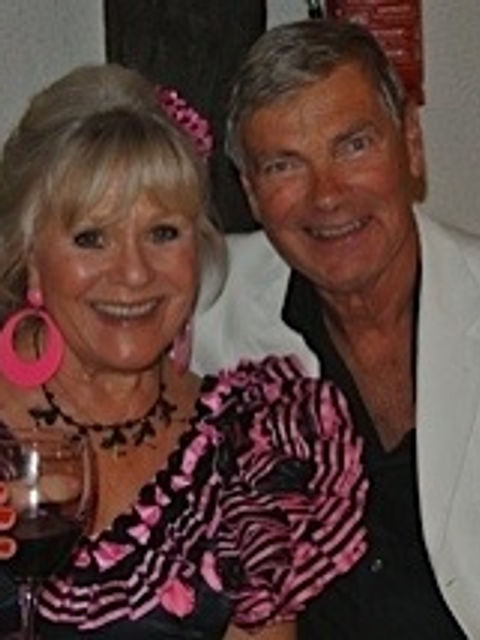 Denna bild har ett alt-attribut som är tomt. Dess filnamn är Festen-Hans-o-Ninna1.jpg