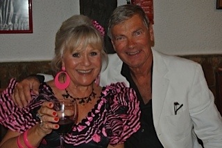 Denna bild har ett alt-attribut som är tomt. Dess filnamn är Festen-Hans-o-Ninna1.jpg