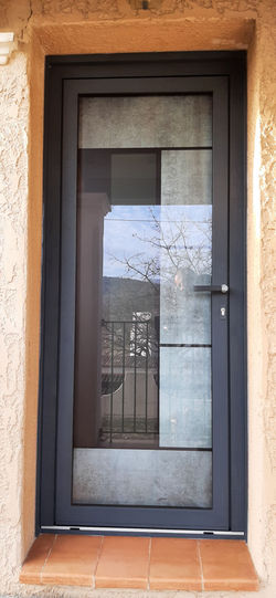 Porte en aluminium et verre