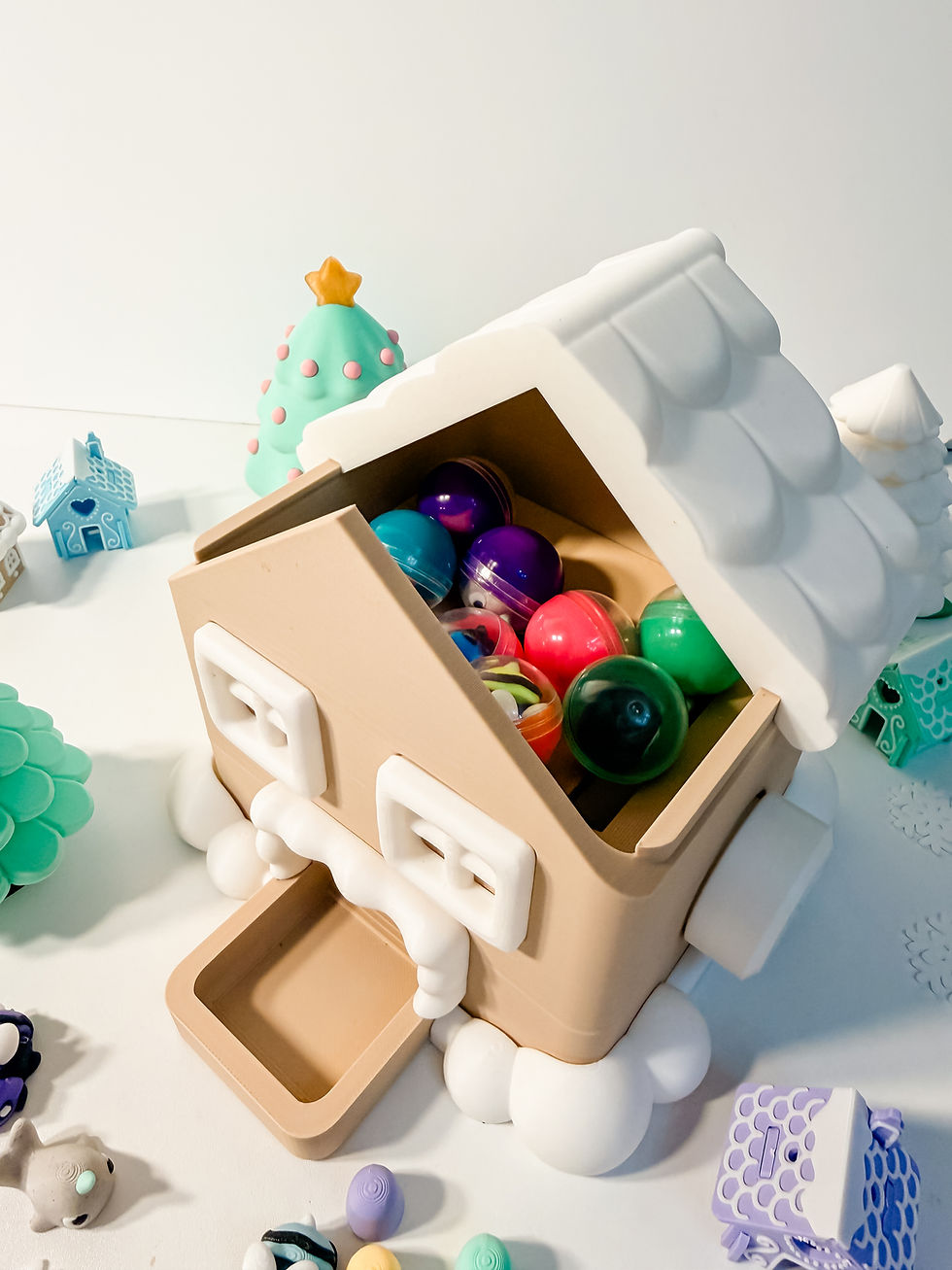 Thumbnail: Gingerbread House Mini Vending Machine | 3D Print | Layers in Green | Melioria3D