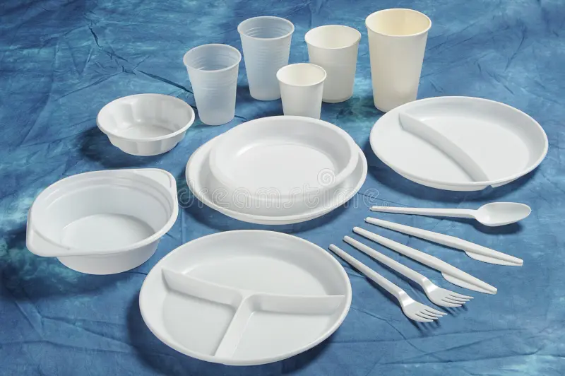 PLASTIC TABLEWARE.webp