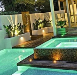 RECTANGULAR CON JACUZZI APARTE