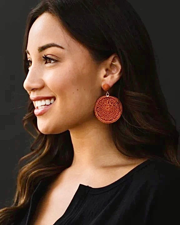 Thumbnail: Crochet Dangle Earrings 