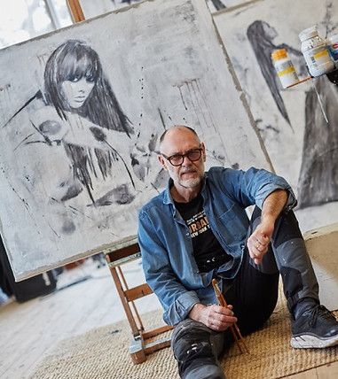 Dan Holmqvist in his gallery