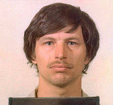 Gary_Ridgway_1982_Mugshot.jpg