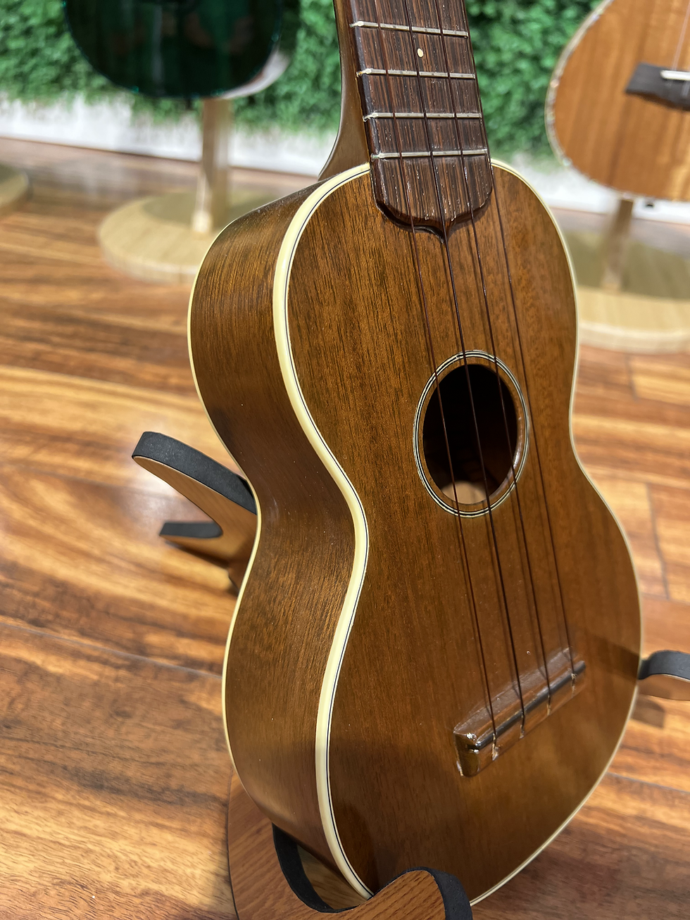 Miniature : Vintage Martin Ukulele Style 2 Mahogany Soprano 1940s No crack Mint