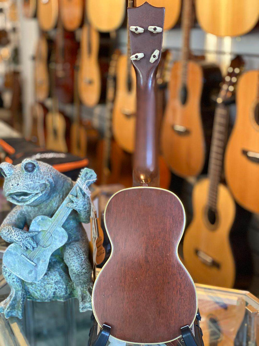 Miniature : Vintage Martin Ukulele Style 3 Mahogany Soprano 1940s No crack Mint Condition