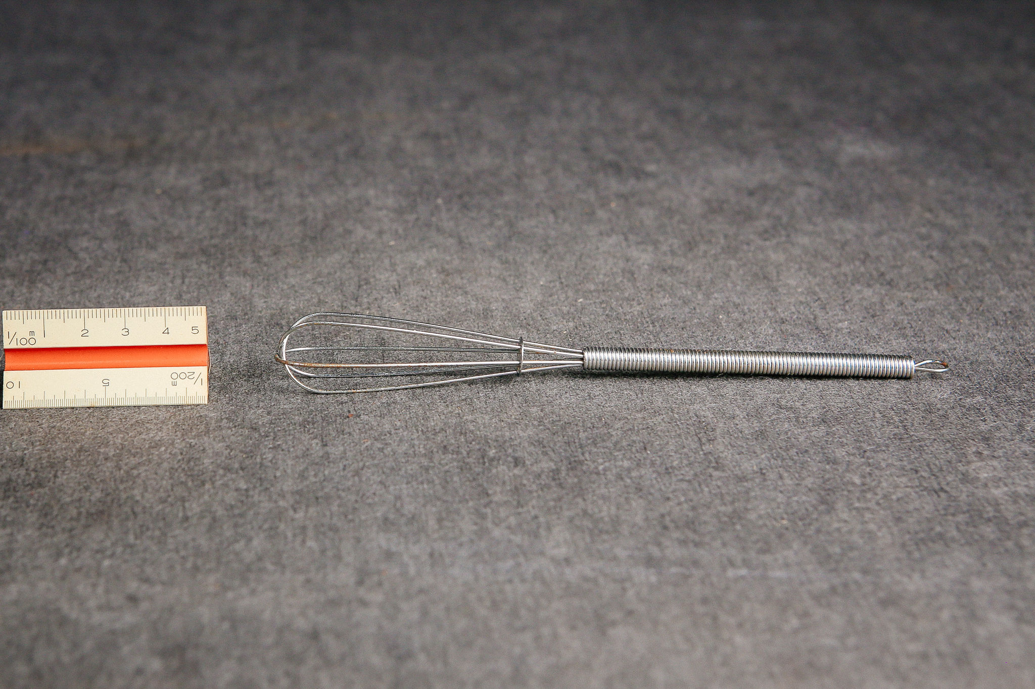 Dollhouse Miniature Wisk 7in Kindle