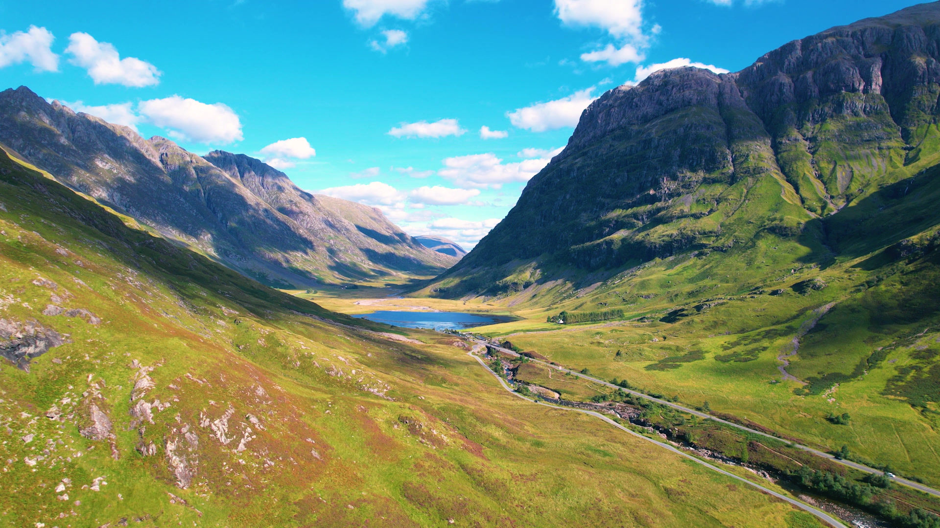 V036 - 3840x2160 4K - Three Sisters of Glencoe & Loch Achtriochtan