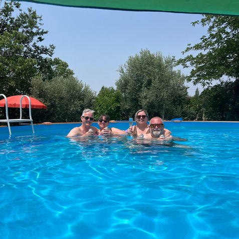 Shared Swimming pool in the garden