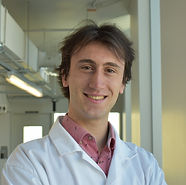 Lab Headshot - Henry Stephenson_edited.jpg