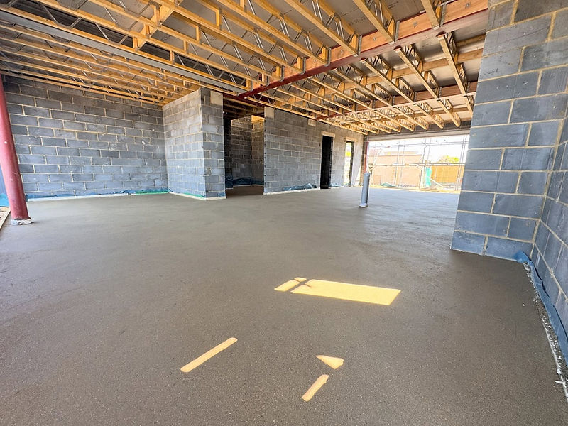 Domestic conventional flow screed