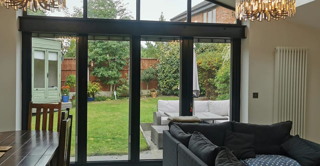 Glass rear extension structure