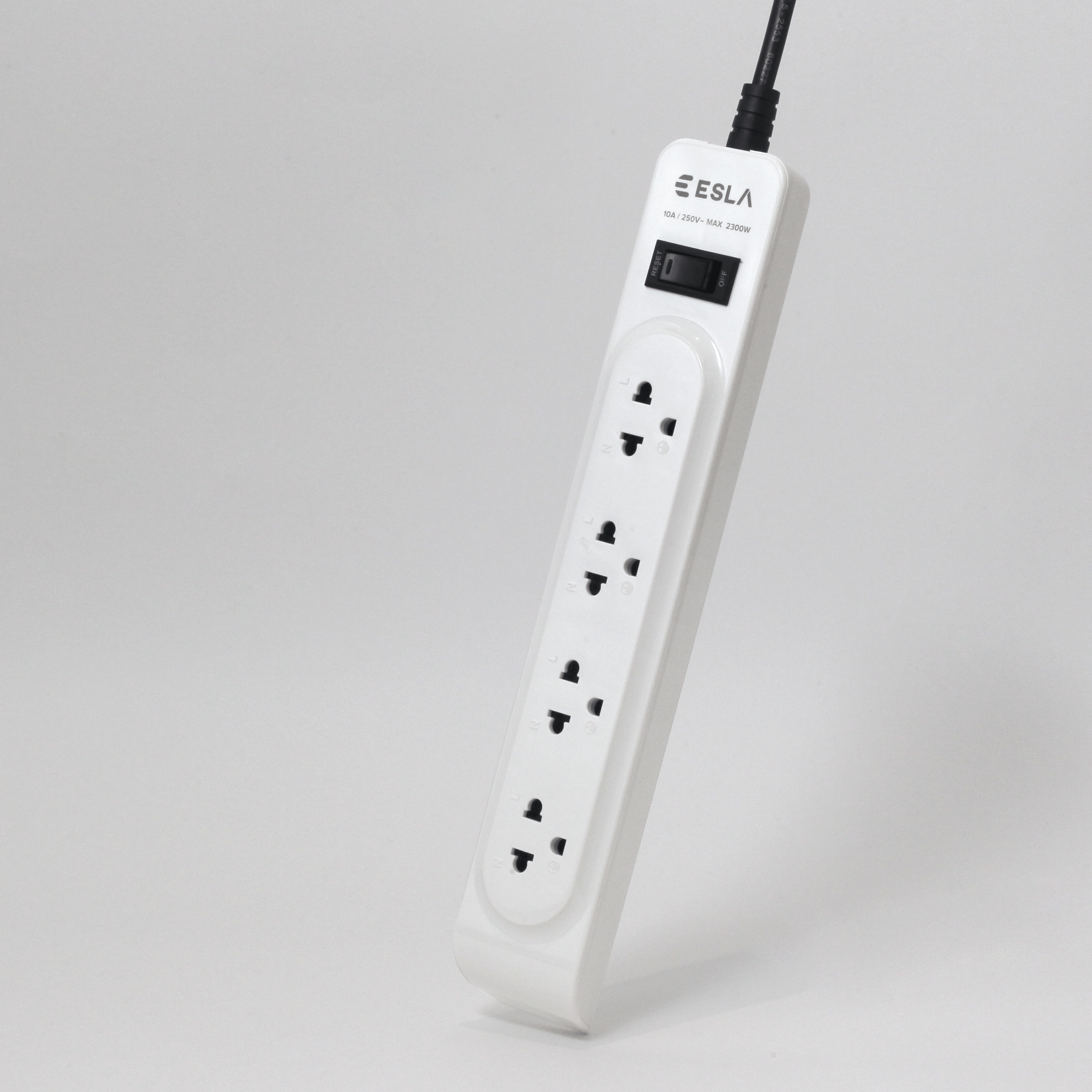 4 ช่อง 10A 2300W สายไฟยาว 3 เมตร สีขาว