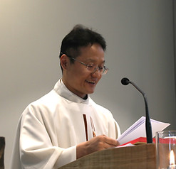 Pfarrer Lee_4.jpg
