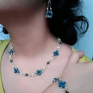 ARETES, COLLAR Y PULSERA