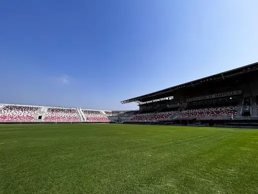 Sesporte realiza estudo do solo para troca de gramado da Arena Joinville