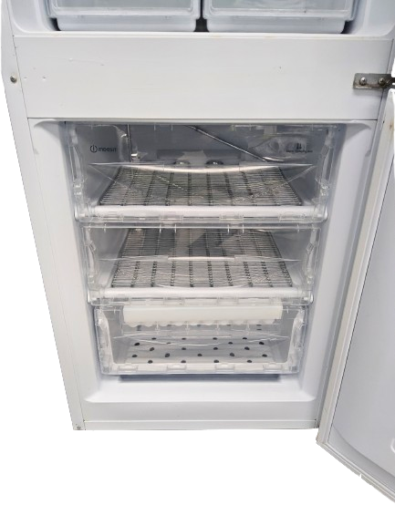 Thumbnail: Indesit Fridge-Freezer (White | 5'2") DENTS AND MARK ON DOORS 