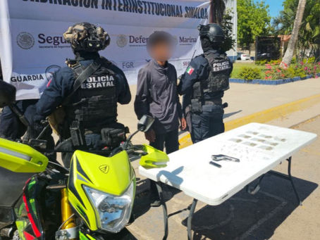 Grupo Interinstitucional detiene en Culiacán a menor de edad; se le aseguró un arma corta, presunta droga y una motocicleta robada