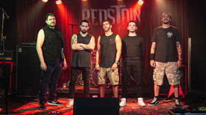Redstain lança vídeo ao vivo de 'Horror in Z-Ville'