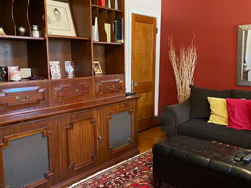 Affordable Living Room Makeover using rust-oleum Milk paint