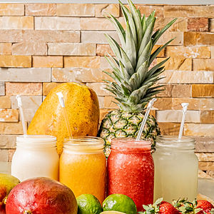 JUGOS DE FRUTAS/NATURAL FRUIT SHAKES
