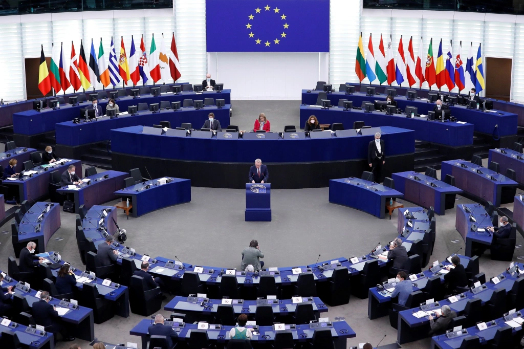 PARLAMENTO.webp