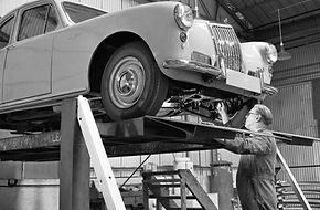 CC19737 Car finishing at Ansty 25.4.1956_InPixio.jpg